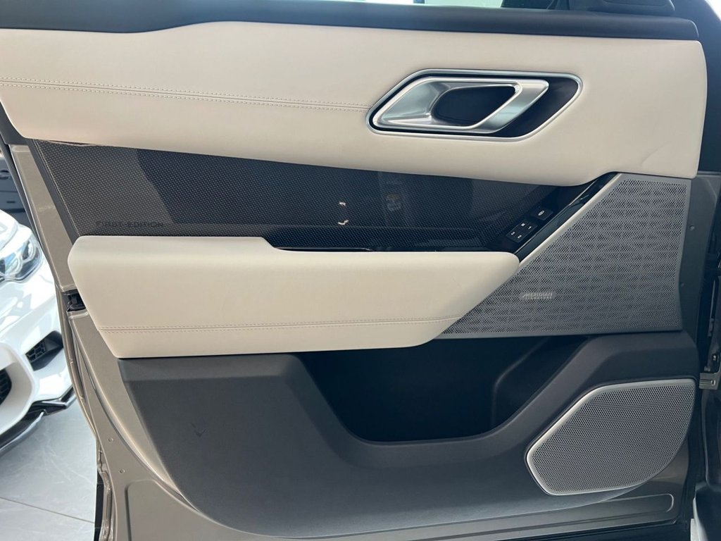 Used Land Rover Range Rover Velar 2017 for sale - 77703527: Photo 38