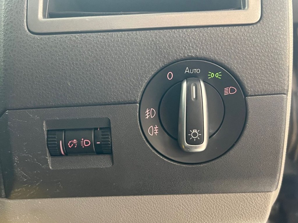 Used Volkswagen Transporter 2015 for sale - 77642509: Photo 28