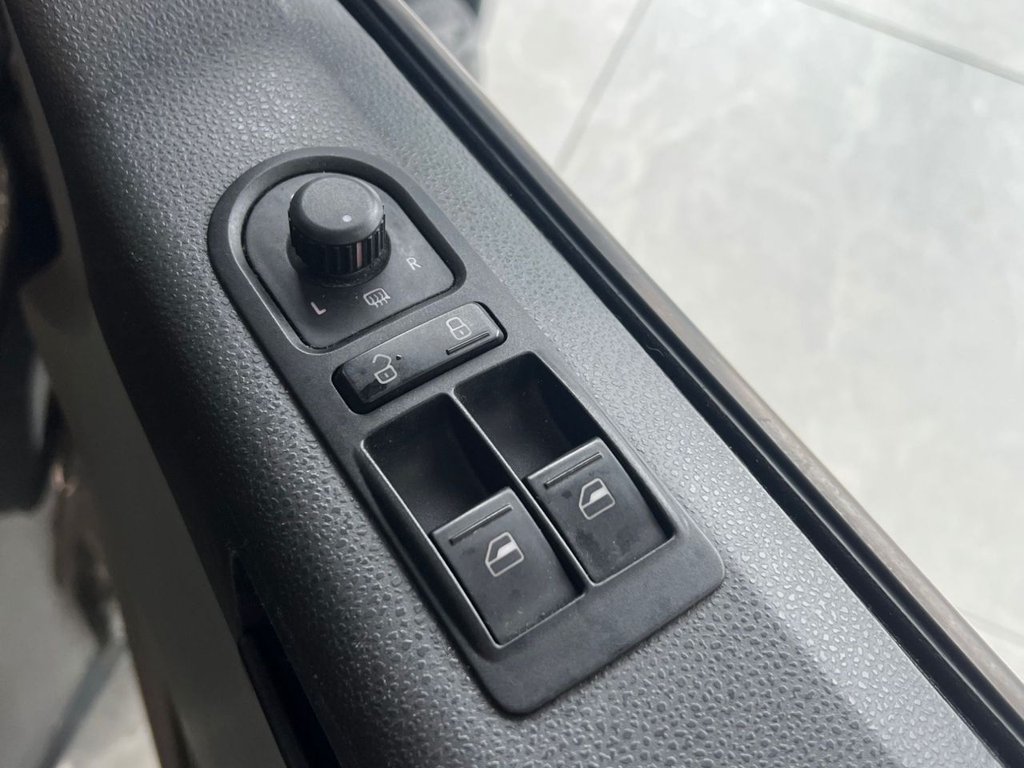 Used Volkswagen Transporter 2015 for sale - 77642509: Photo 29