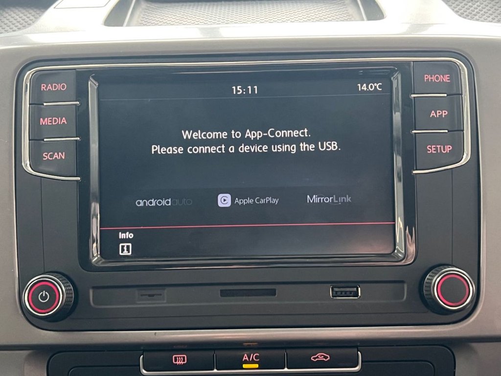 Used Volkswagen Transporter 2015 for sale - 77642509: Photo 44