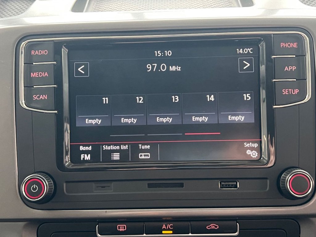 Used Volkswagen Transporter 2015 for sale - 77642509: Photo 46