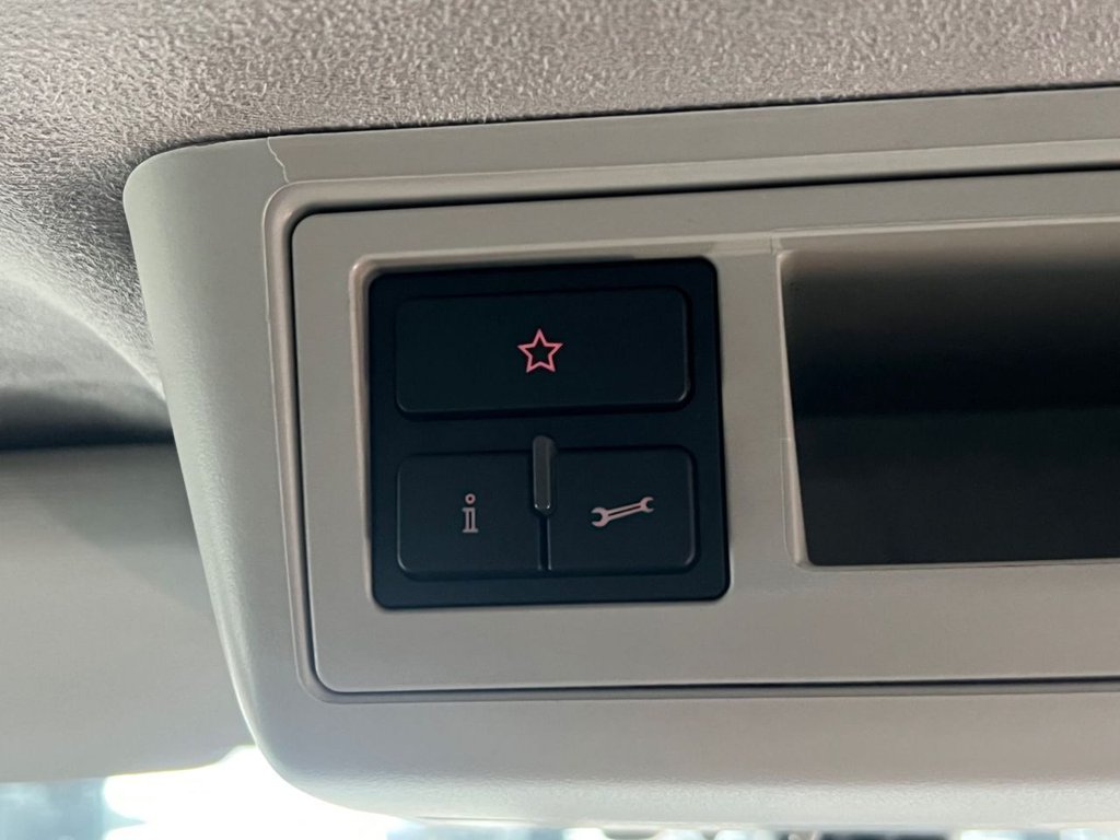 Used Volkswagen Transporter 2015 for sale - 77642509: Photo 48