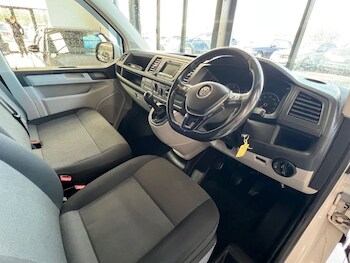 Used Volkswagen Transporter 2017 for sale - 76546911: Photo