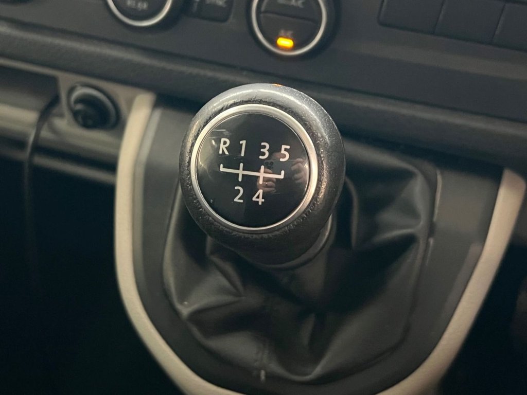 Used Volkswagen Transporter Shuttle 2019 for sale - 77520487: Photo 35