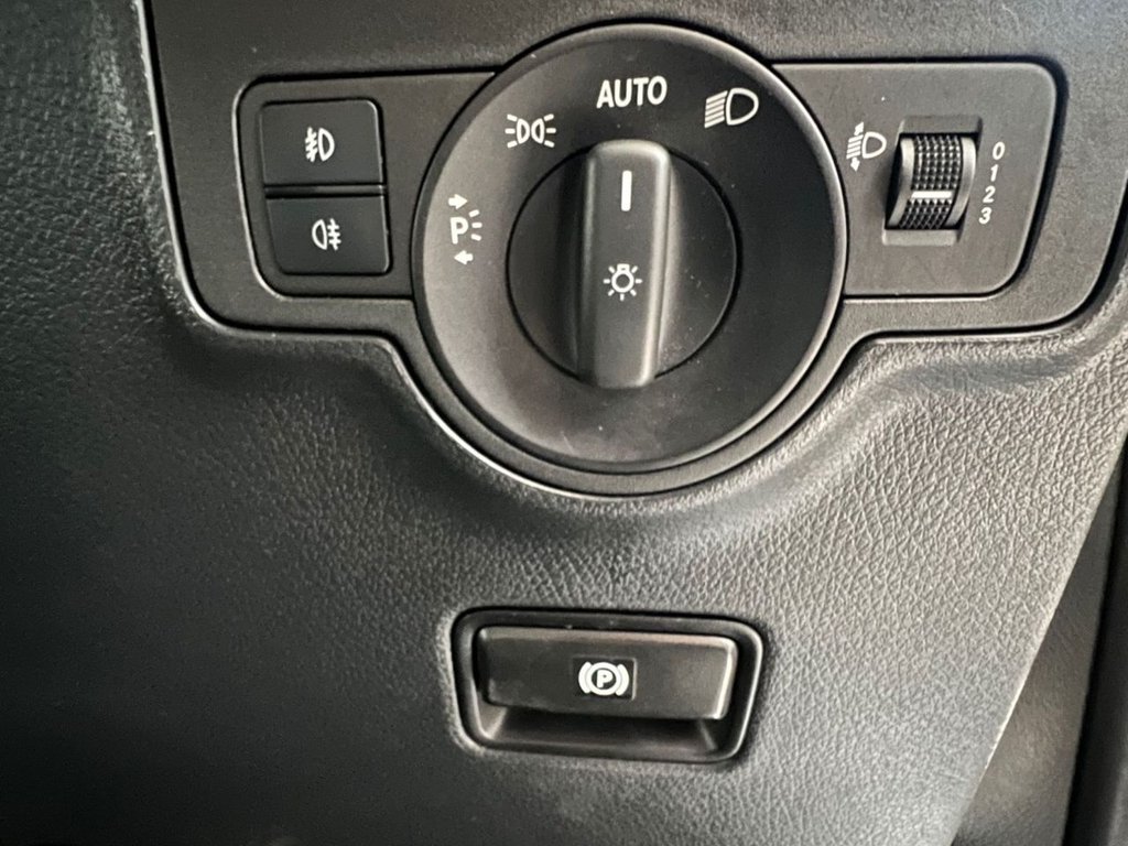 Used Mercedes-Benz Vito 2017 for sale - 76535530: Photo 35