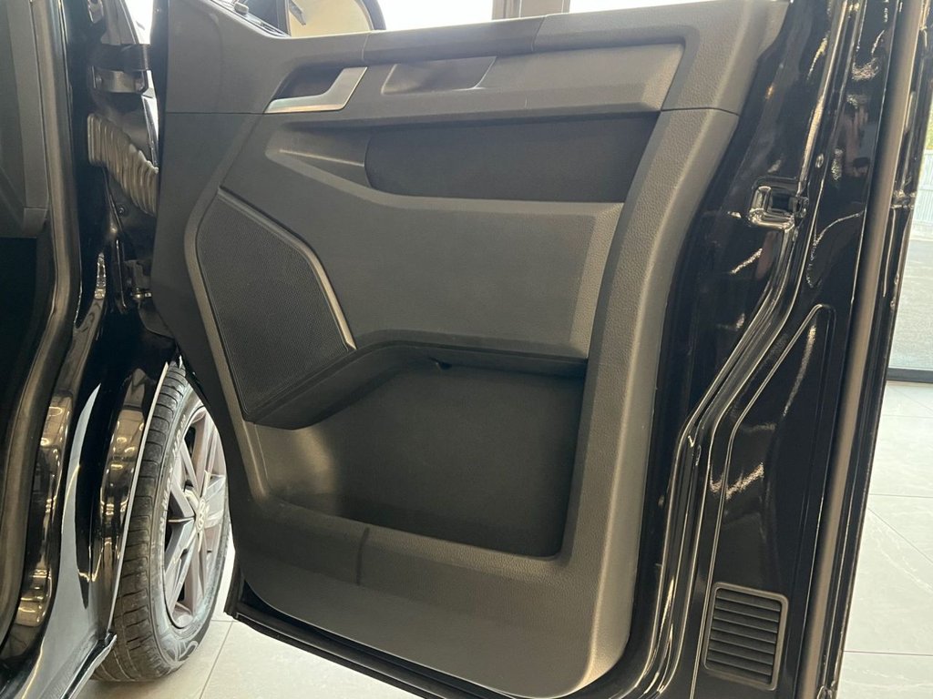 Used Volkswagen Transporter Shuttle 2017 for sale - 76454218: Photo 18