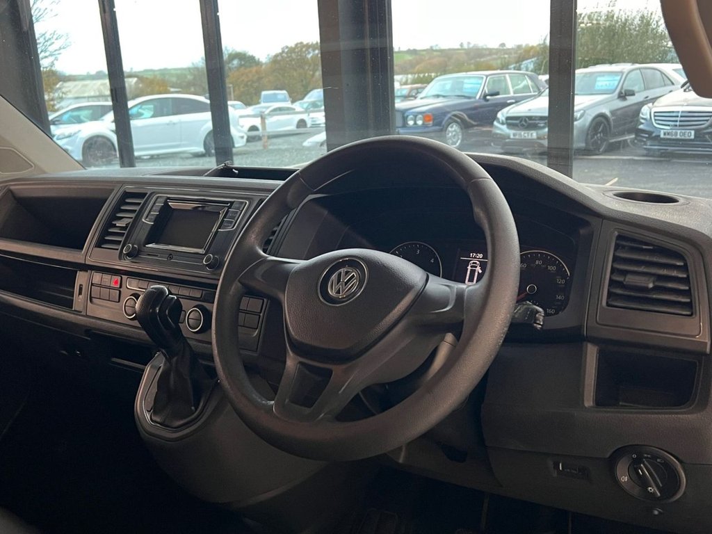 Used Volkswagen Transporter Shuttle 2017 for sale - 76454218: Photo 3