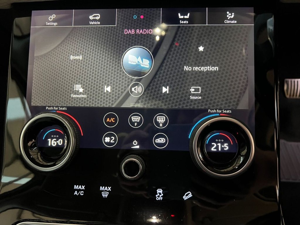 Used Land Rover Range Rover Velar 2017 for sale - 76985798: Photo 41