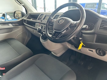 Used Volkswagen Transporter 2016 for sale - 77836062: Photo