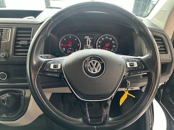 Used Volkswagen Transporter 2016 for sale - 77836062: Photo