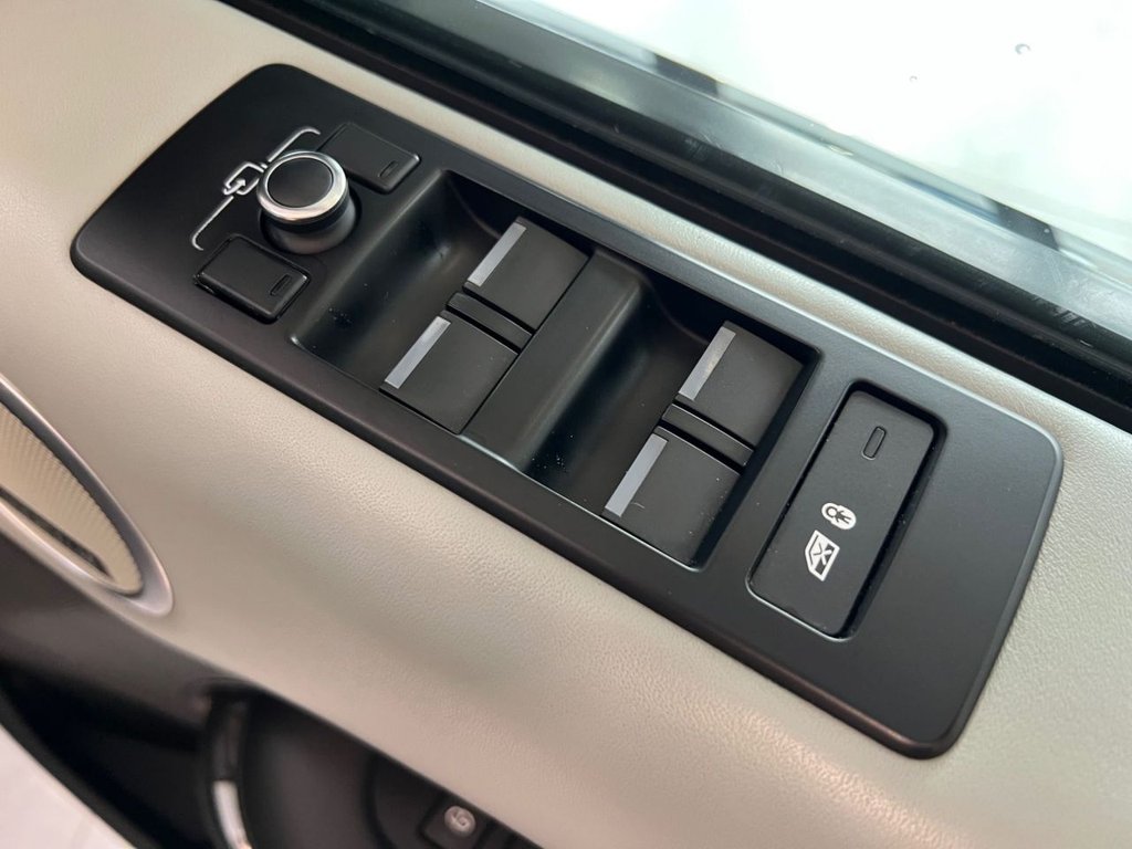 Used Land Rover Discovery 2019 for sale - 76395828: Photo 33