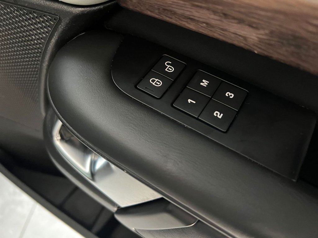 Used Land Rover Discovery 2019 for sale - 76395828: Photo 34