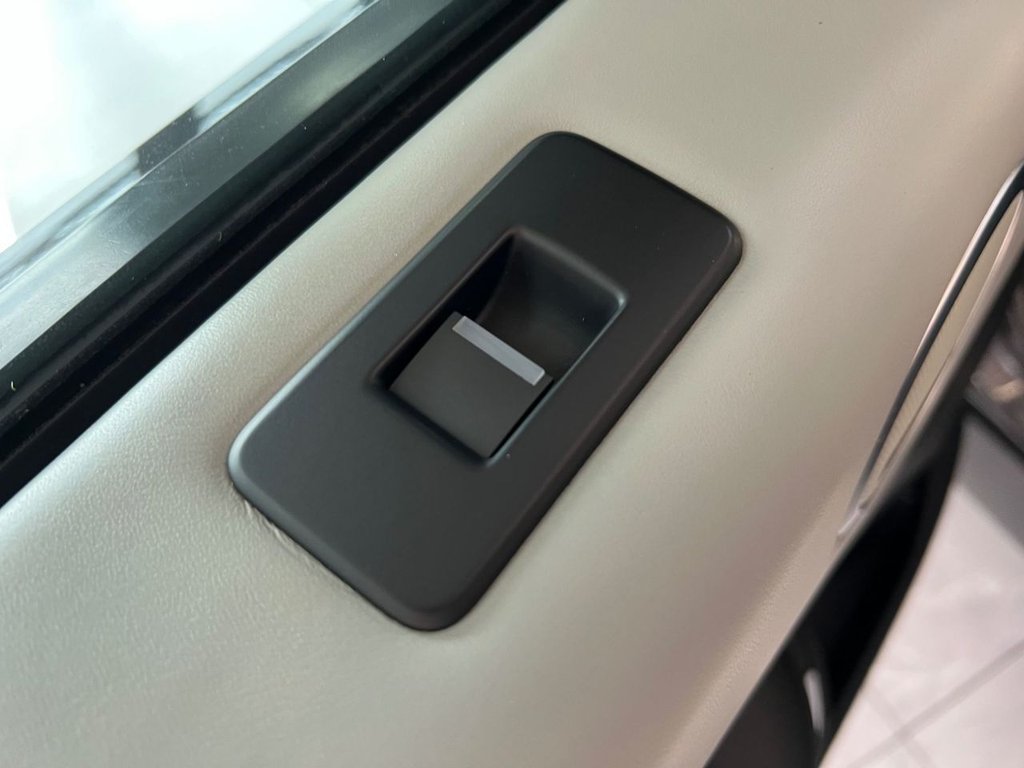 Used Land Rover Discovery 2019 for sale - 76395828: Photo 46