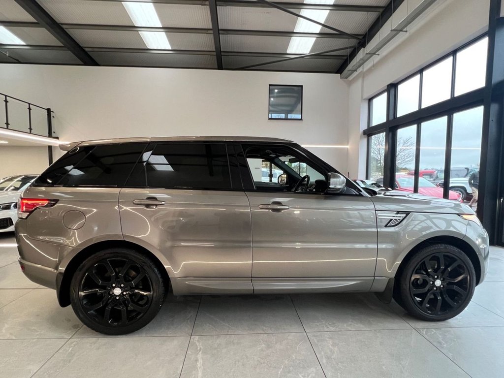 Used Land Rover Range Rover Sport 2017 for sale - 77608682: Photo 2