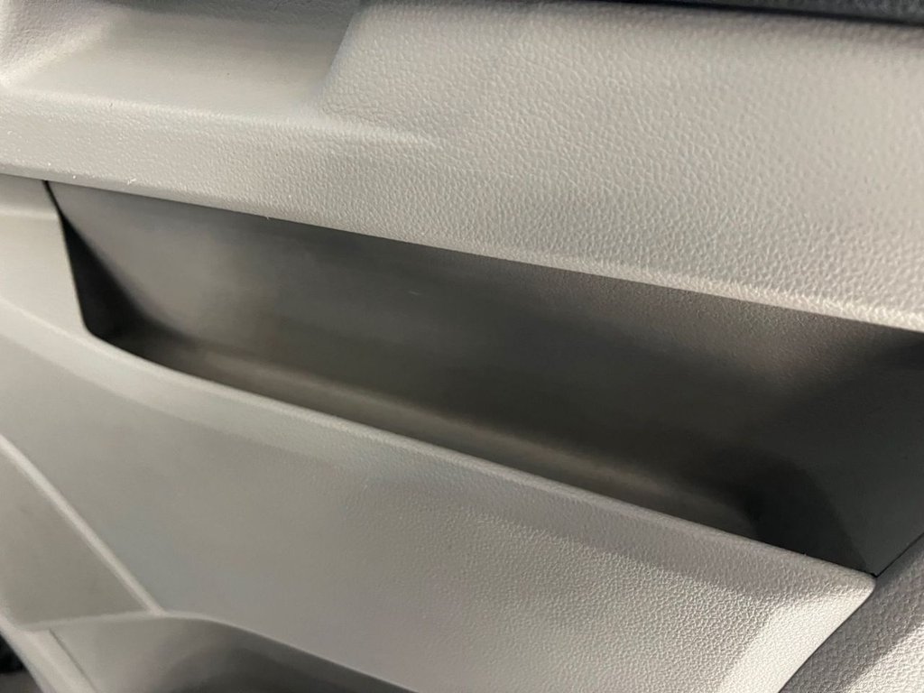 Used Volkswagen Transporter 2016 for sale - 76558565: Photo 27