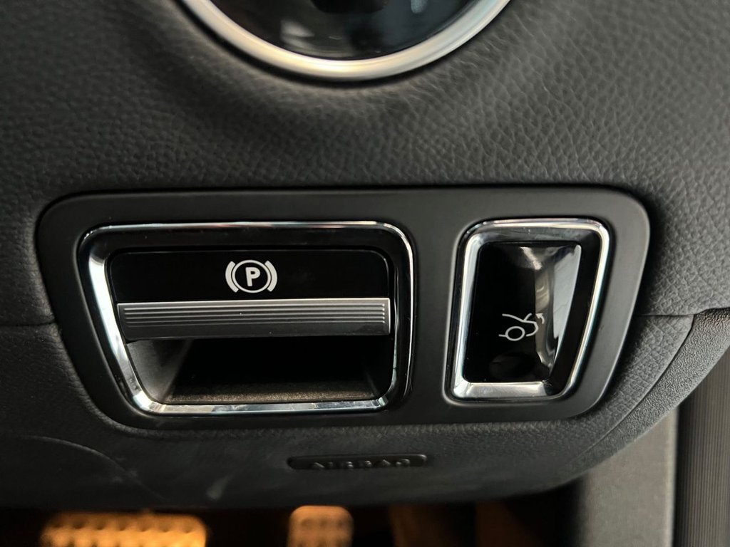 Used Mercedes-Benz AMG GT 2016 for sale - 76367501: Photo 38