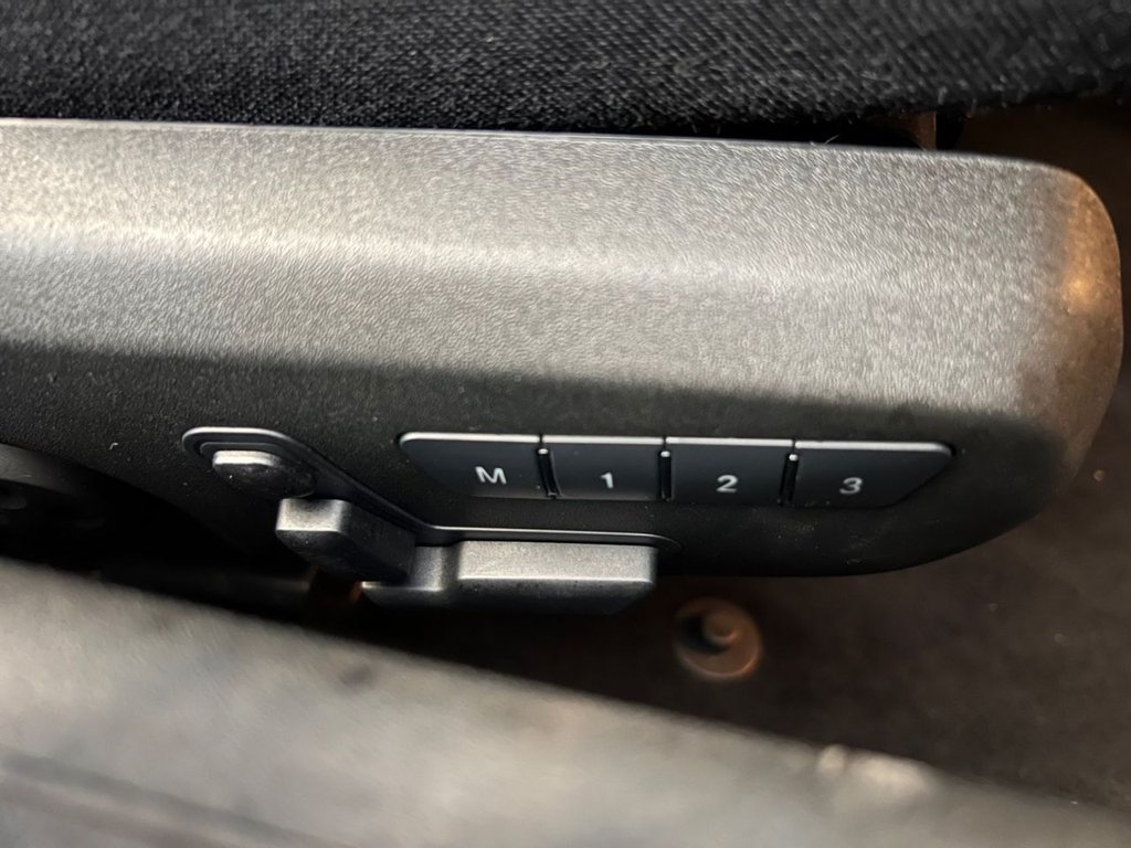 Used Mercedes-Benz AMG GT 2016 for sale - 76367501: Photo 42