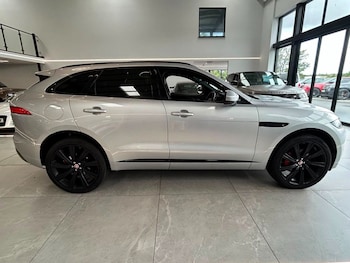 Used Jaguar F-Pace 2017 for sale - 79371108: Photo