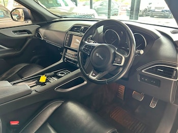 Used Jaguar F-Pace 2017 for sale - 79371108: Photo