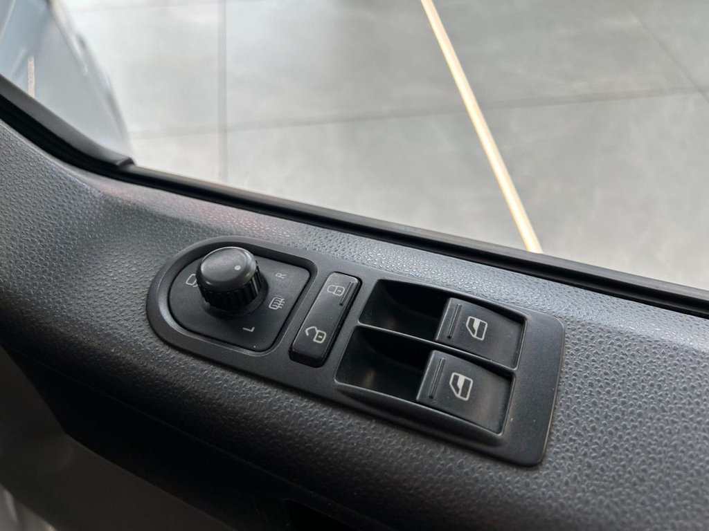 Used Volkswagen Transporter 2012 for sale - 78074240: Photo 28