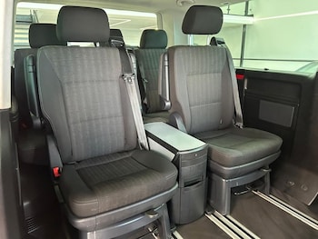 Used Volkswagen Caravelle 2018 for sale - 79090003: Photo