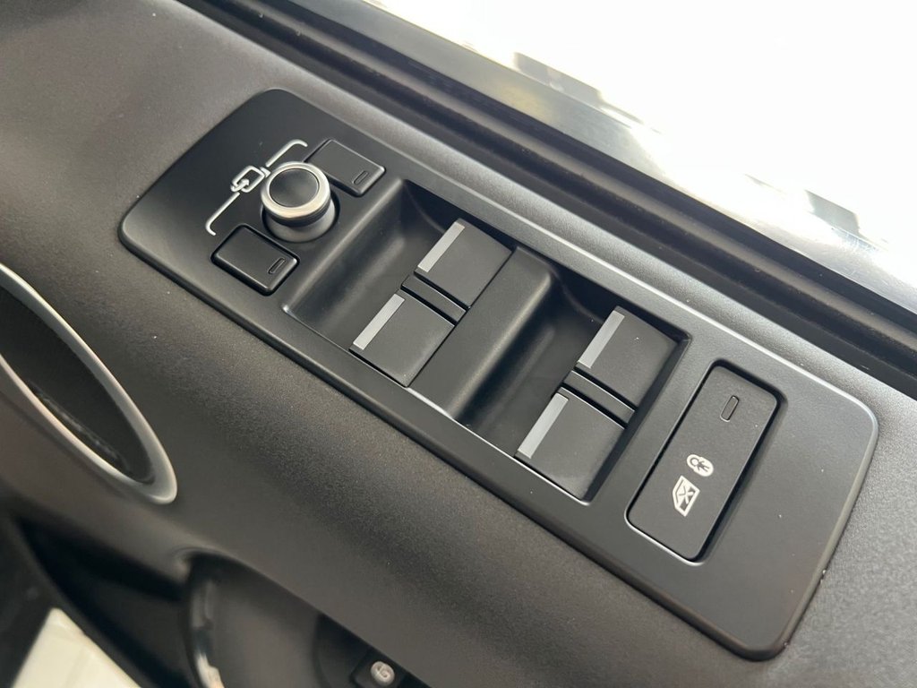 Used Land Rover Discovery 2019 for sale - 76740124: Photo 36