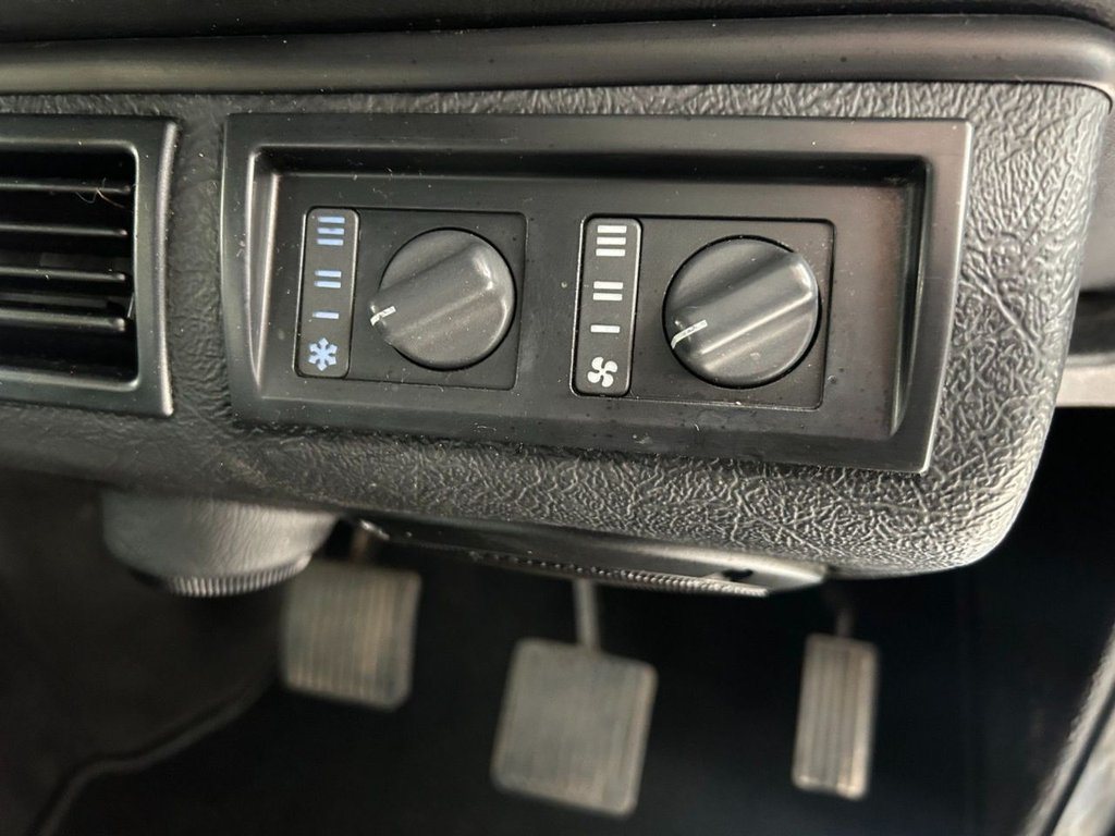 Used Land Rover Defender 2006 for sale - 77879878: Photo 32