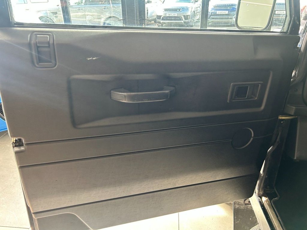 Used Land Rover Defender 2006 for sale - 77879878: Photo 45