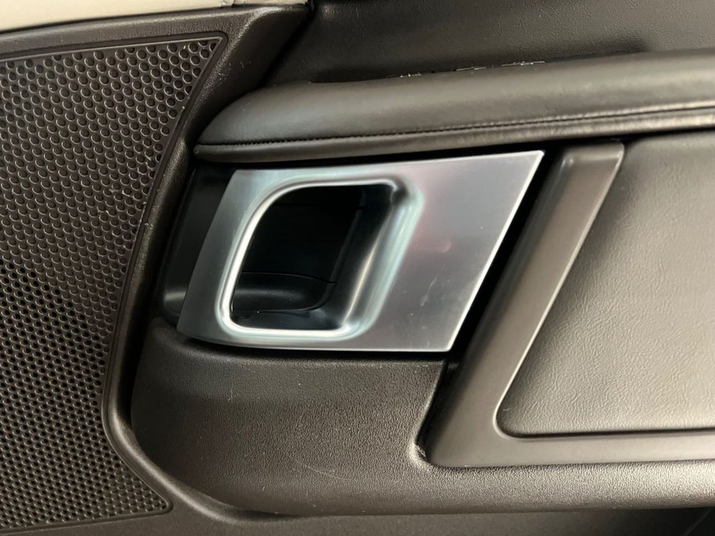 Used Land Rover Discovery 2017 for sale - 76654603: Photo 32