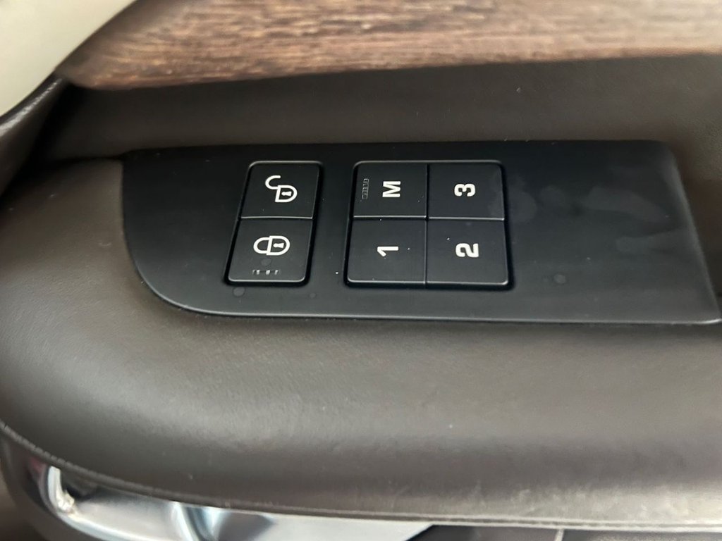 Used Land Rover Discovery 2017 for sale - 76654603: Photo 33