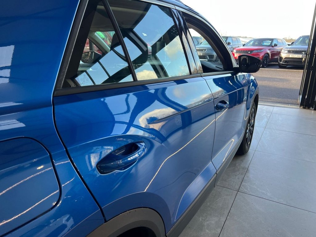 Used Volkswagen T-Roc 2018 for sale - 76900801: Photo 12