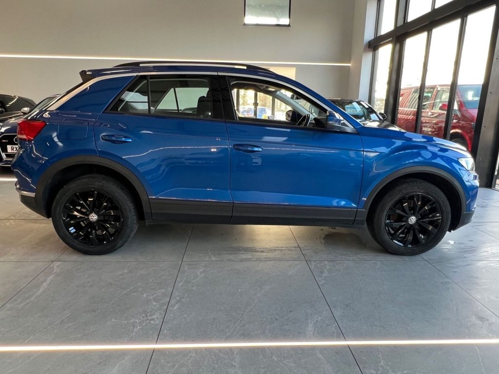 Used Volkswagen T-Roc 2018 for sale - 76900801: Photo 2