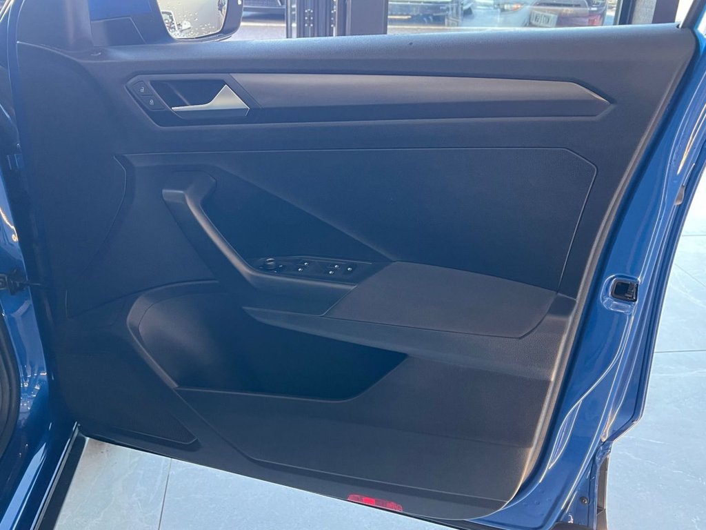 Used Volkswagen T-Roc 2018 for sale - 76900801: Photo 24