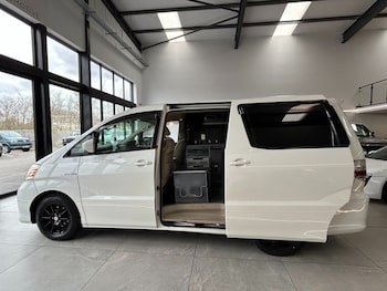 Used Toyota Alphard 2018 for sale - 79334004: Photo