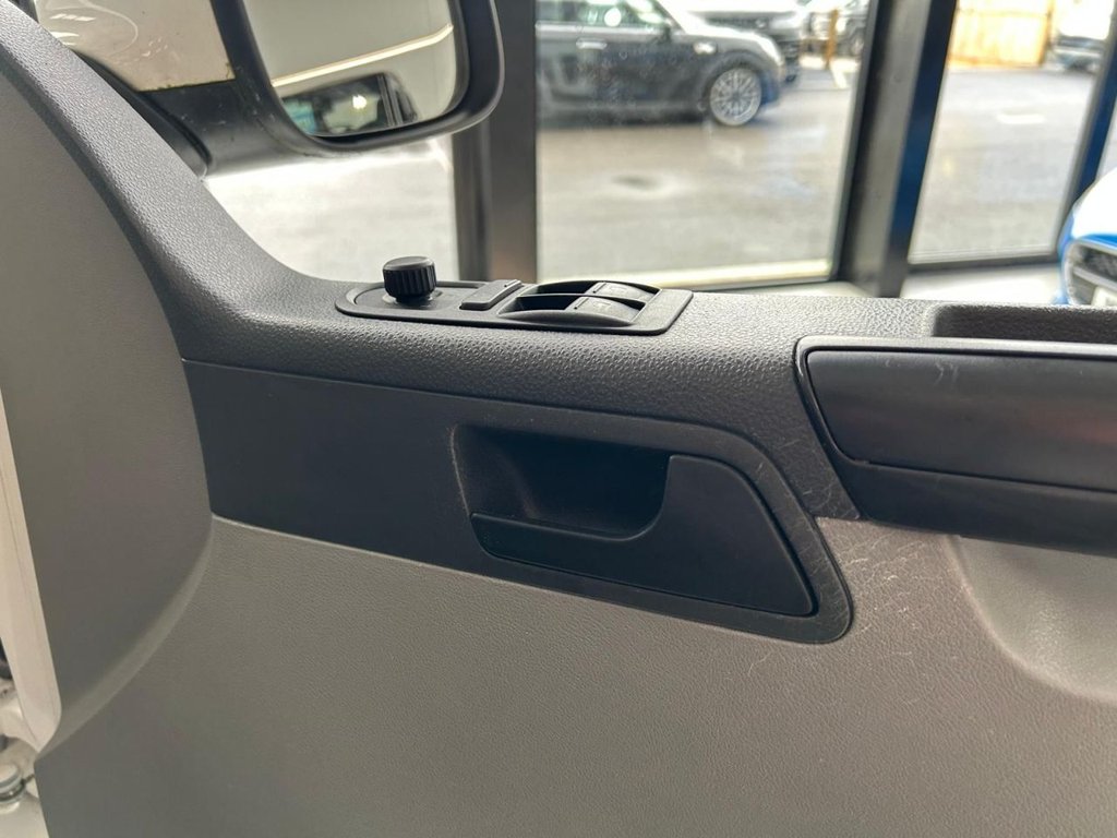 Used Volkswagen Transporter 2015 for sale - 77627392: Photo 27