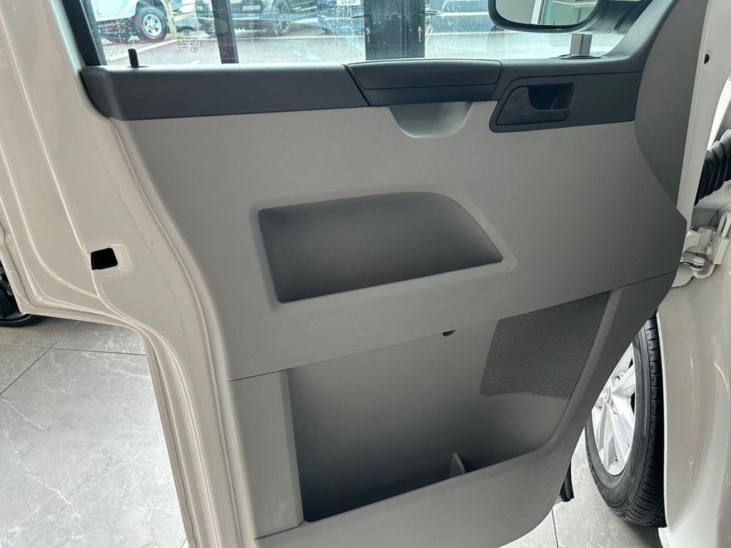 Used Volkswagen Transporter 2015 for sale - 77627392: Photo 41
