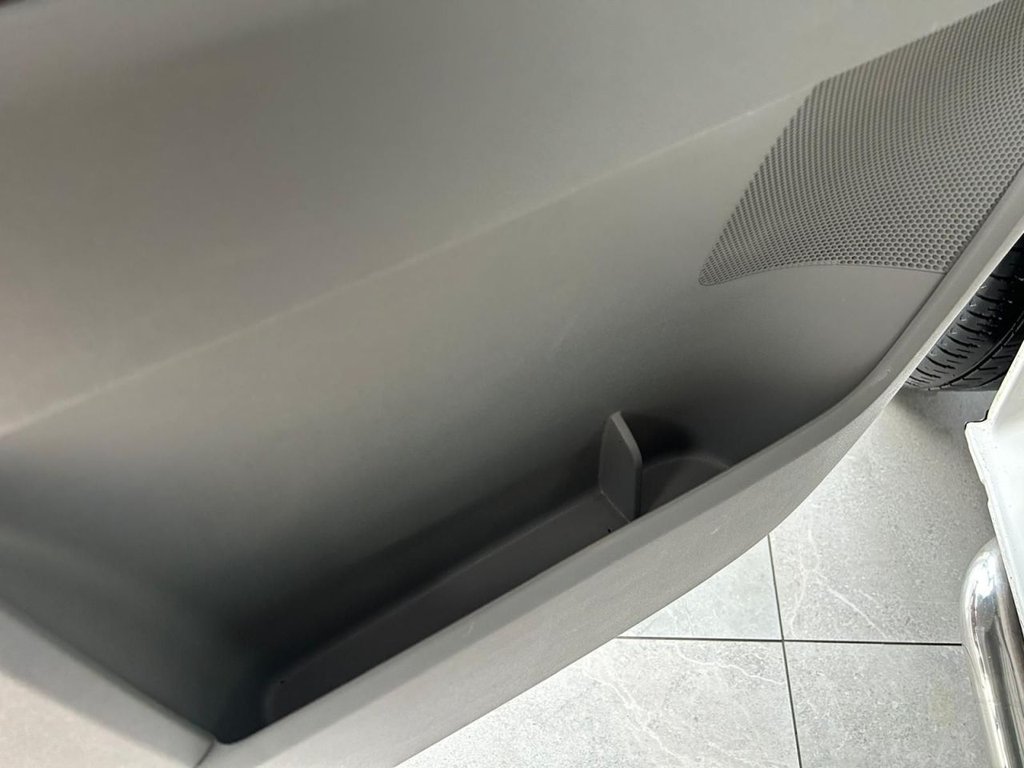 Used Volkswagen Transporter 2015 for sale - 77627392: Photo 42