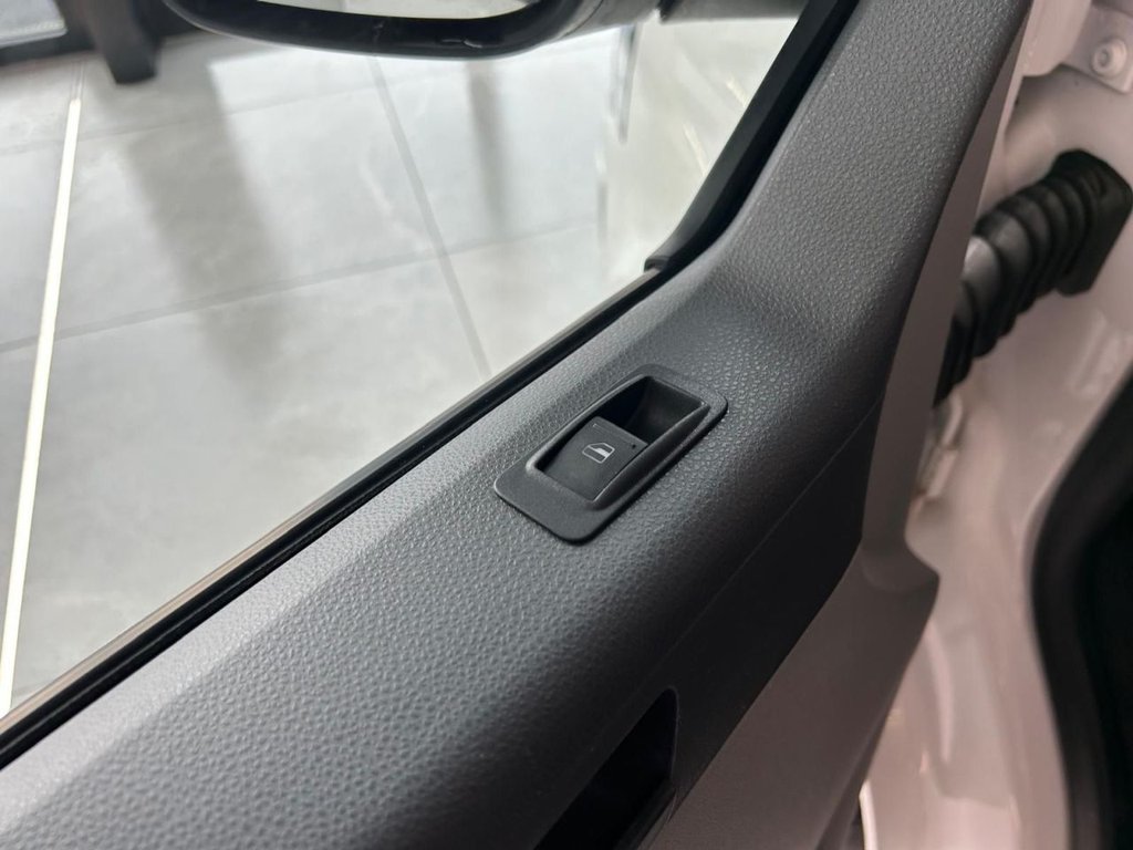 Used Volkswagen Transporter 2015 for sale - 77627392: Photo 45