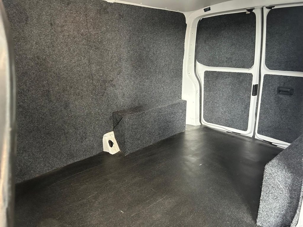 Used Volkswagen Transporter 2015 for sale - 77627392: Photo 49