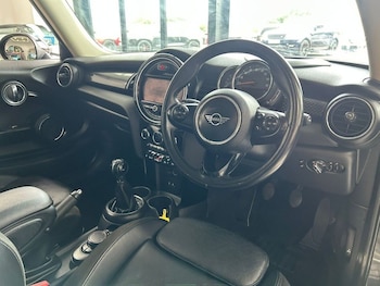 Used MINI Hatch 2018 for sale - 79046845: Photo