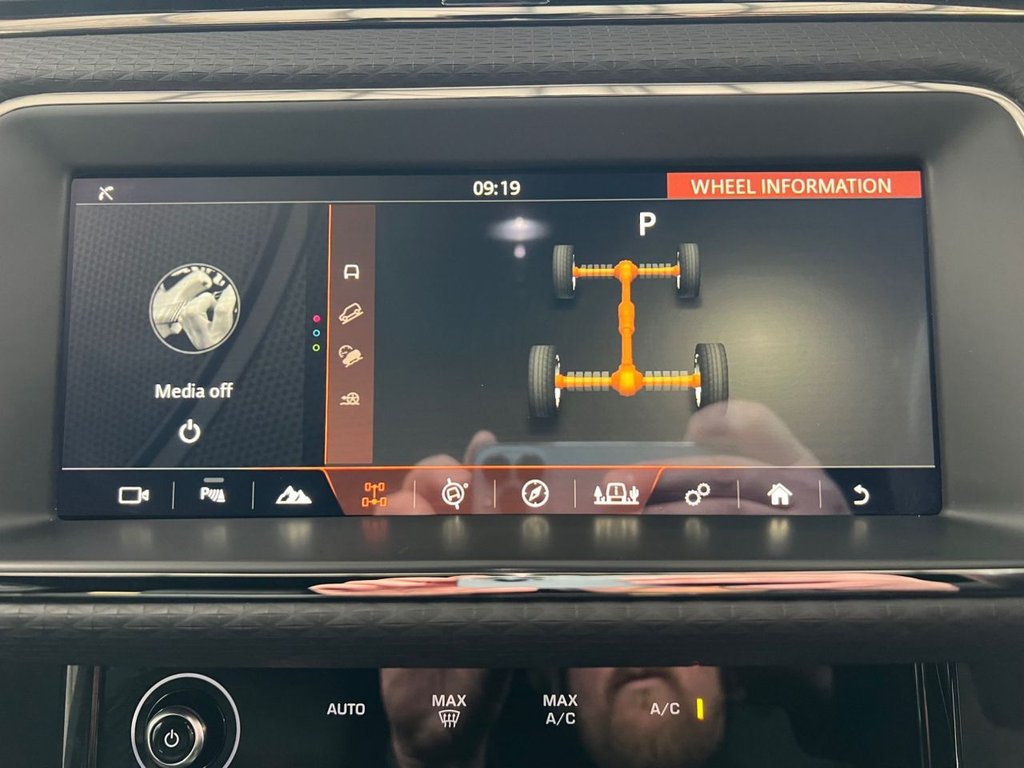 Used Land Rover Range Rover Evoque 2019 for sale - 77608716: Photo 40