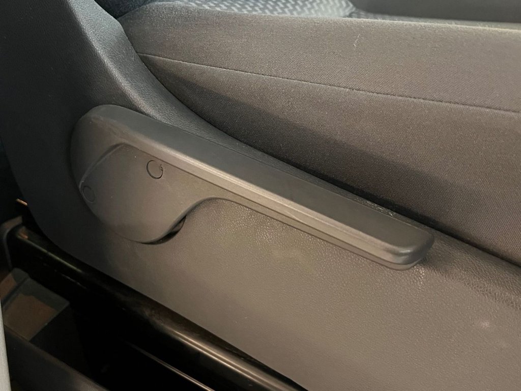 Used Volkswagen Transporter 2015 for sale - 76941657: Photo 25