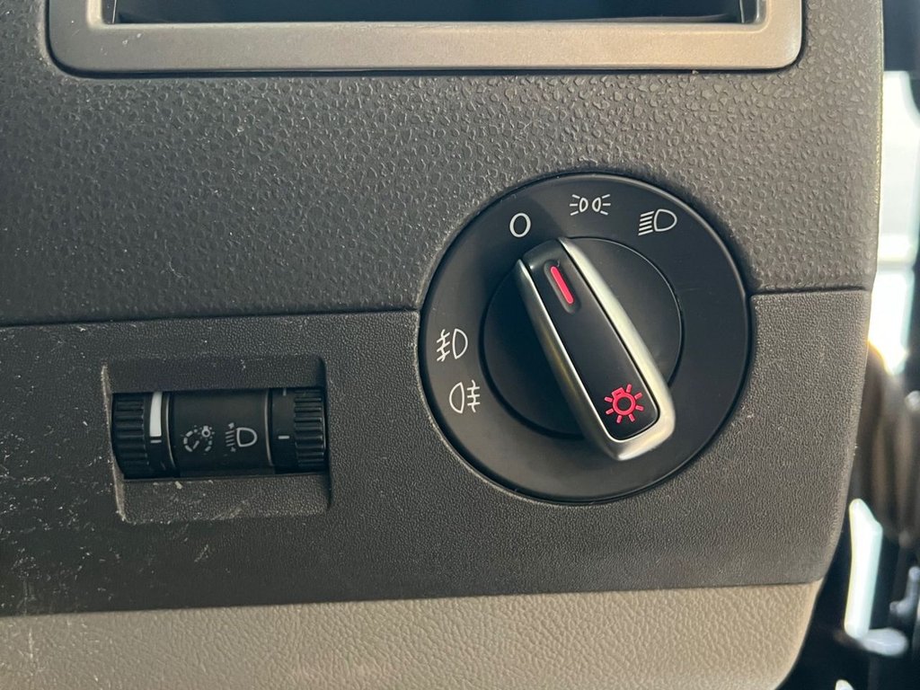 Used Volkswagen Transporter 2015 for sale - 76941657: Photo 26