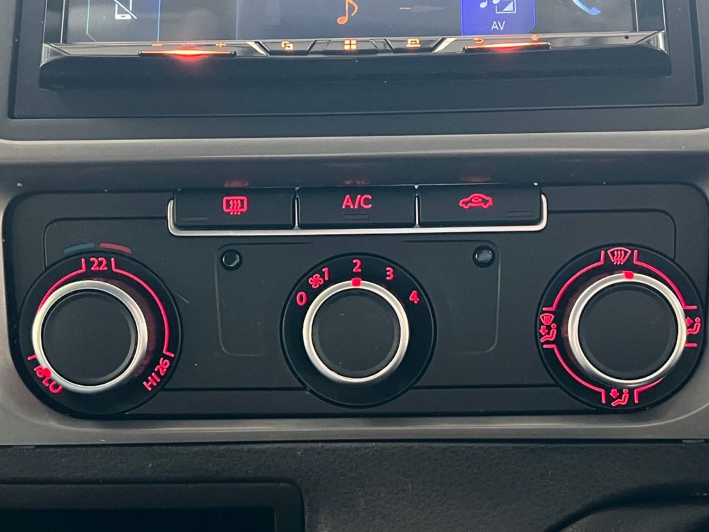 Used Volkswagen Transporter 2015 for sale - 76941657: Photo 34