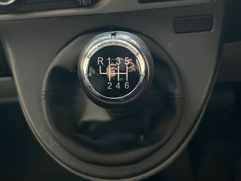 Used Volkswagen Transporter 2015 for sale - 76941657: Photo 36