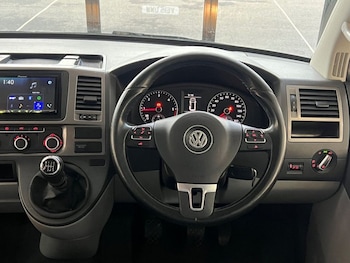Used Volkswagen Transporter 2015 for sale - 76941657: Photo