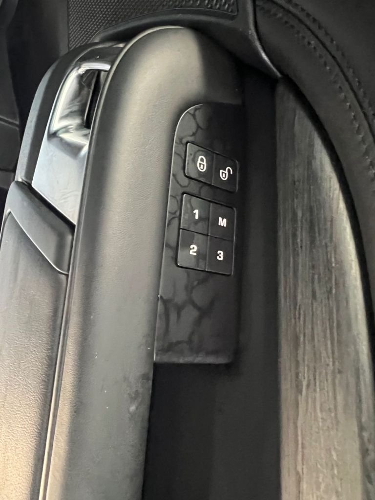 Used Land Rover Discovery 2019 for sale - 76686110: Photo 34