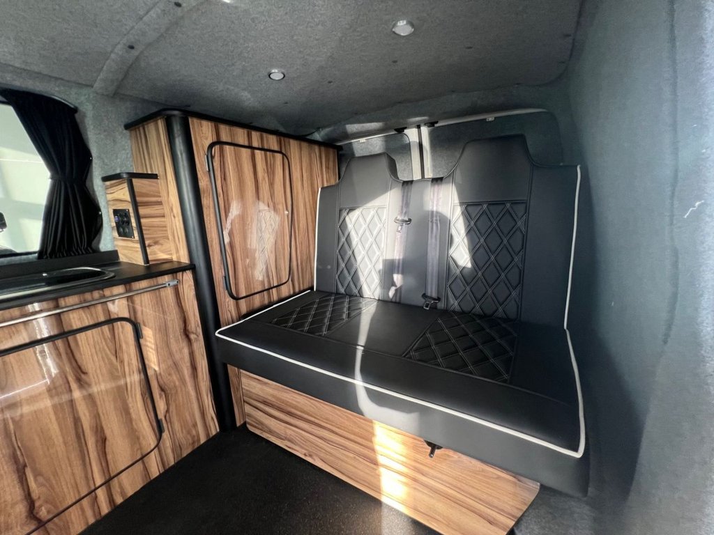 Used Volkswagen Transporter 2015 for sale - 78166899: Photo 2