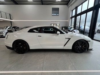 Used Nissan GT-R 2011 for sale - 77302381: Photo