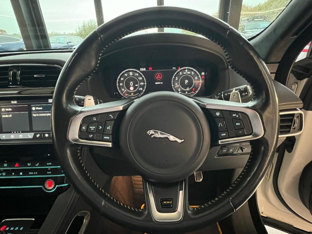 Used Jaguar F-Pace 2020 for sale - 76481749: Photo 32